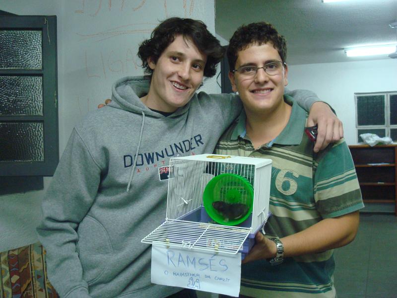 https://chazit.com/porto_alegre/../fotos/fotos_site/2010/Hamster/DSC00861.JPG